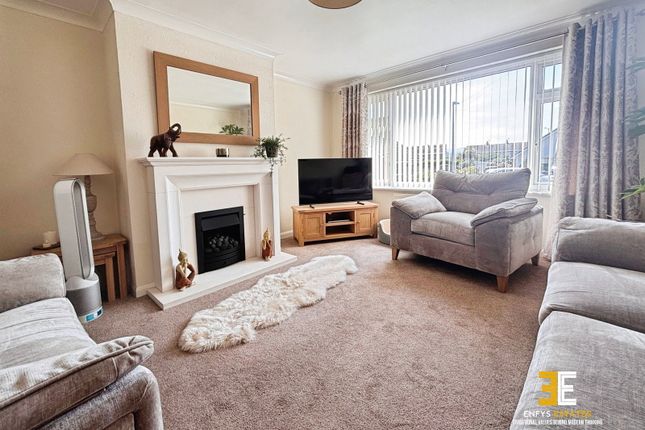 18, Cilgwyn, Llandudno Junction photo 4