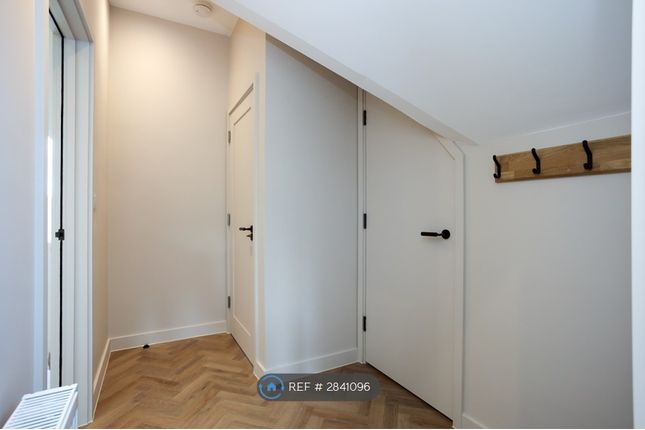 Flat, Saltdean Park Road Saltdean, Brighton photo 5