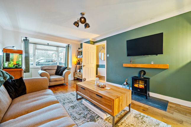 30 Blackthorn Close, Winchester photo 3