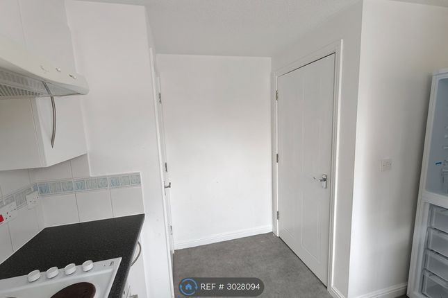 B Banyard Close, Cheltenham photo 2