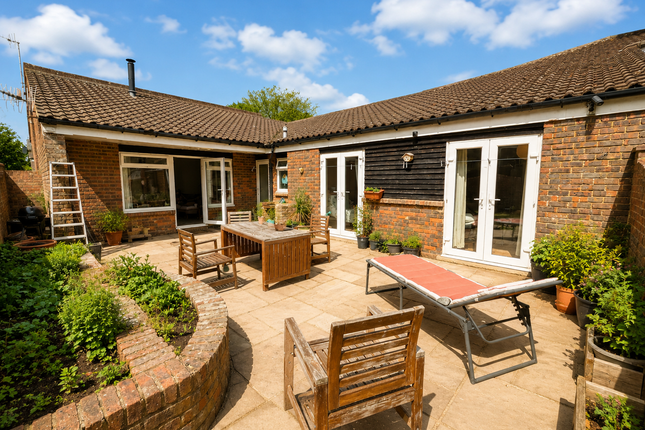 2-bed house on 9, Lincoln Close, St. Leonards-on-sea, £265,000