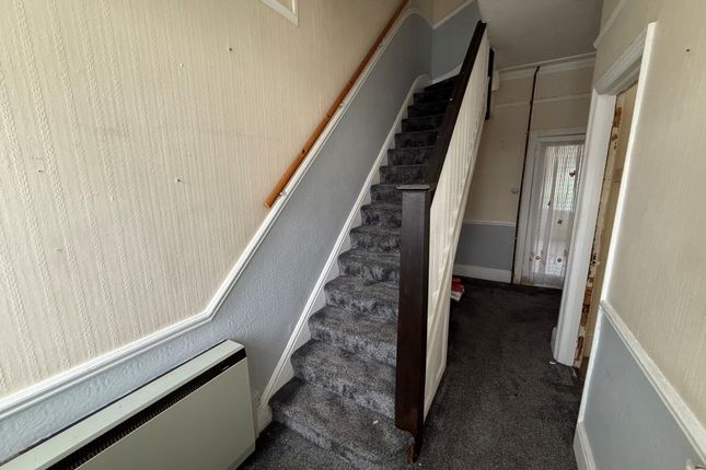 95 Leigham Court Drive, Leigh-on-Sea photo 2