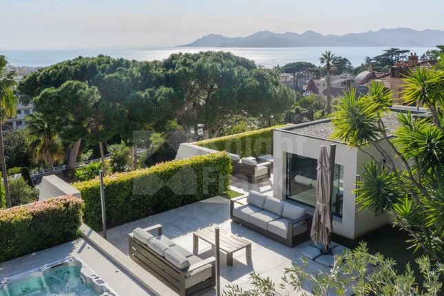 Penthouse for sale in Cannes, Basse Californie, 06400, France