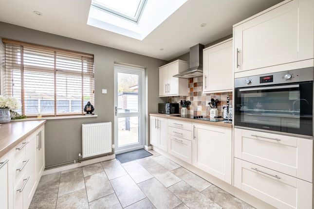 215 Long Road, Lowestoft photo 3