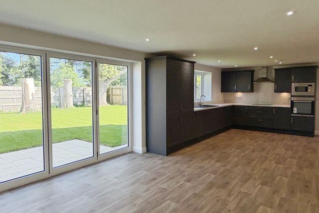 Woodlands, 37, Main Road, Bourne photo 4