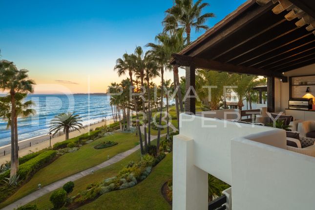 Thumbnail Penthouse for sale in Puente Romano, Marbella Golden Mile, Marbella