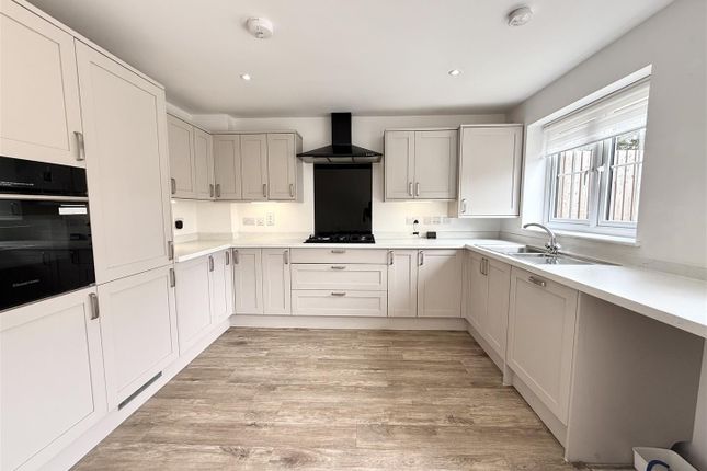2, Paddock Lane, Spalding photo 2
