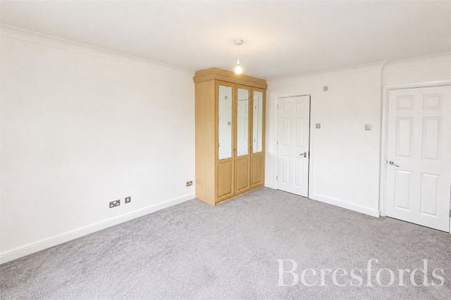 34, St. Kathryns Place, Upminster photo 4