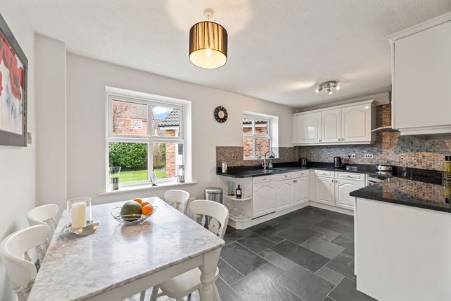 119 Beamish Close, Warrington photo 4