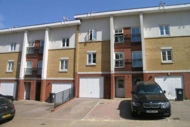 Thumbnail Town house to rent in The Gateway, Watford
