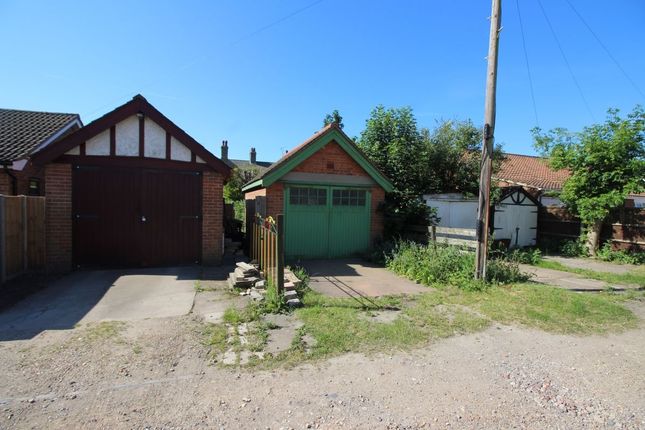Parking/garage for sale in Warren Road, Lowestoft
