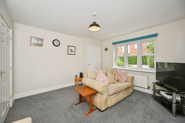 16, Lavender Gardens, Cheshire photo 4