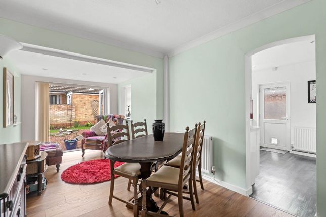 6, Lugano Road, Worcester photo 4