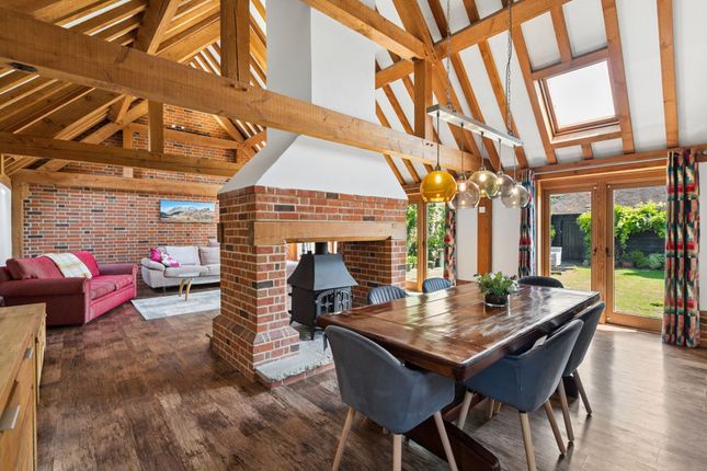 4, Spade Oak Farm, Bourne End photo 2