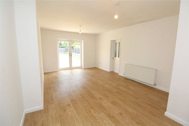 Bungalow to rent in Burnway, Hornchurch