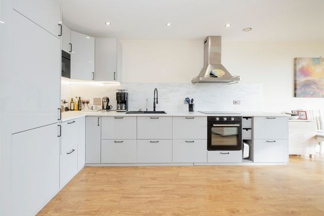 Flat 36, Rainbow House, 24, Water Lane, Watford photo 3