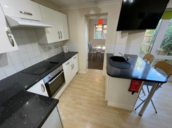 Kitchen.Jpg