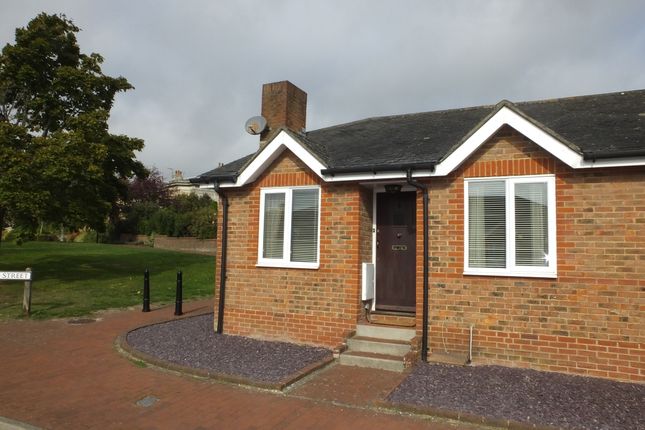 Thumbnail Bungalow to rent in Cluny Street, Lewes
