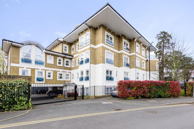 Thumbnail Flat to rent in Frances Road, Windsor