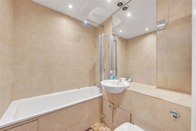 Flat 3, 64, Sutherland Avenue, London photo 3