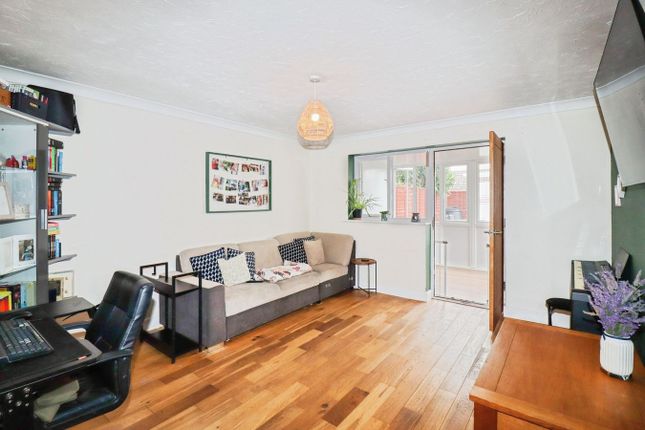 25, Henrys Court, Thetford photo 2
