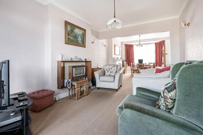 98, Whitton Avenue East, Greenford photo 4