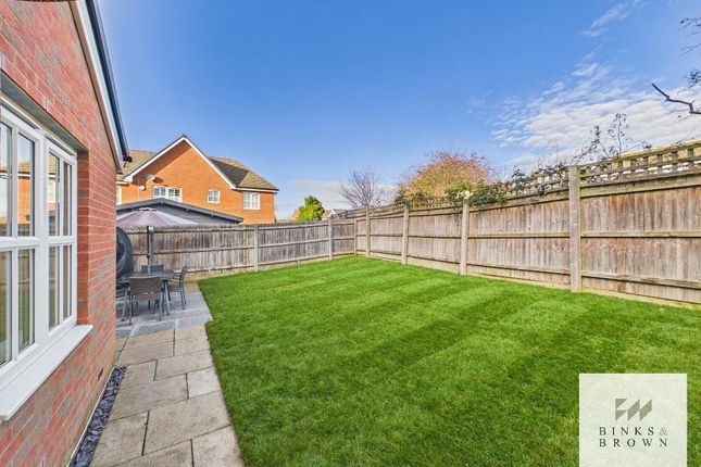 16, Orchard Way, Stanford Le Hope photo 4