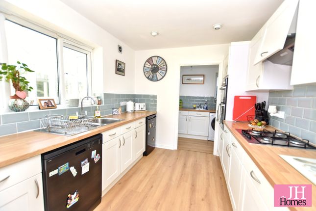 28, Trinkeld Avenue, Ulverston photo 3