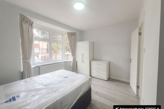 ROOM 1, 7 Acacia Avenue, HAYES photo 2