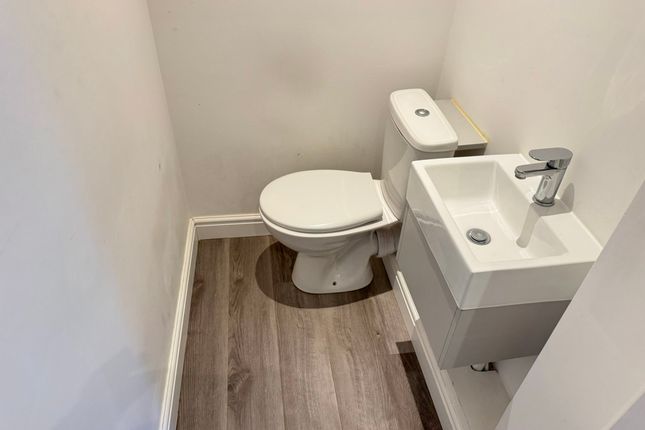 48 Ridge Lane, Wolverhampton photo 3