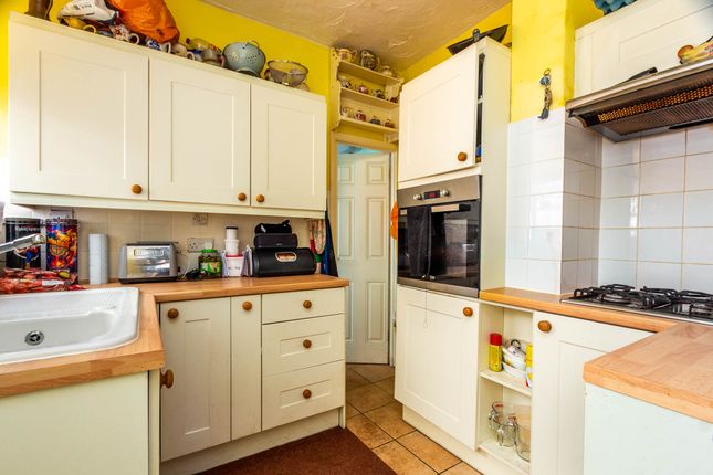 94, Harborough Road, Rushden photo 5