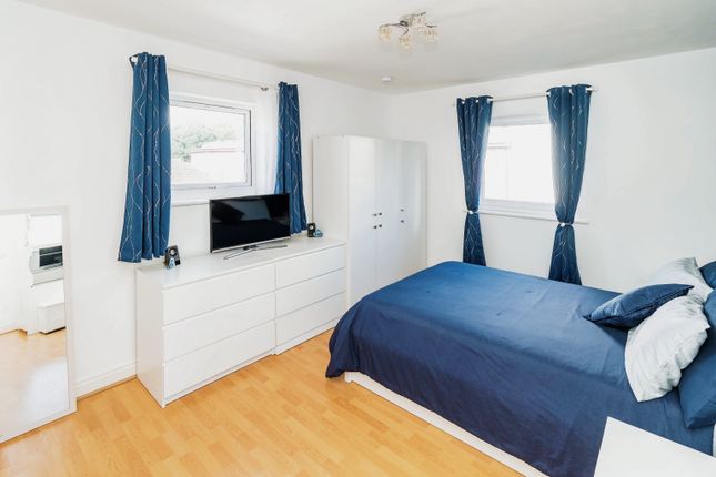 Flat for sale in Clench Street, Southampton