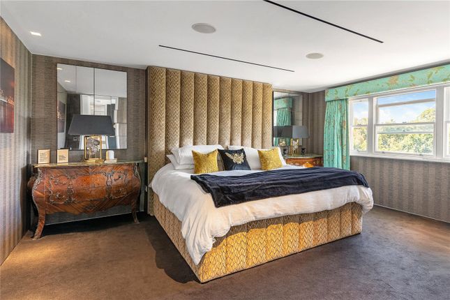 15, Glenluce Road, London photo 4