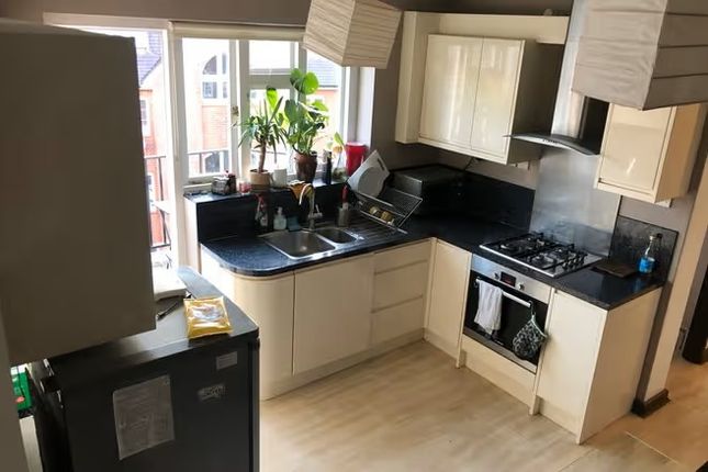 28 Clifton House, Old Nichol Street, London photo 4