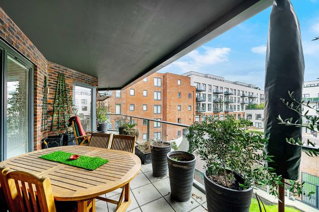 Flat for sale in West Heath Place, Golders Hill