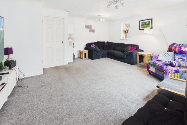 Woodside Close, Bury St Edmunds photo 4