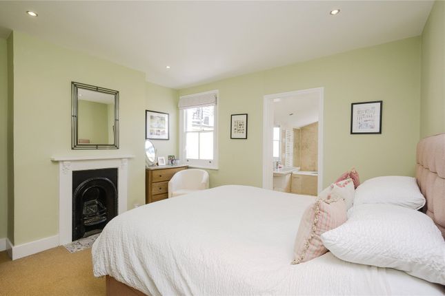 Terraced house for sale in Lock Road, Richmond