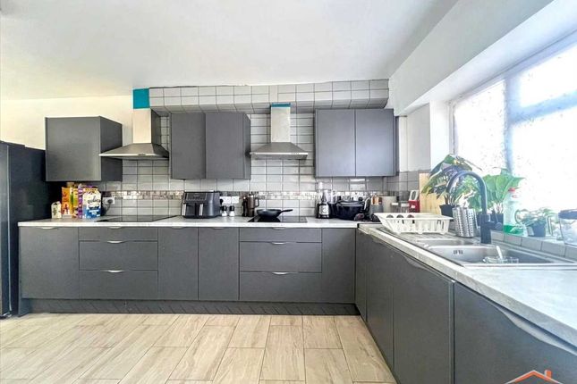 62, Kenilworth Road, Edgware photo 2