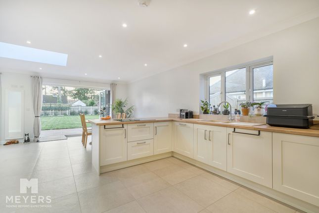 12, Abbey Road, Ferndown photo 2
