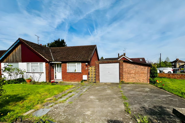 Bungalow for sale in High Street, Luton, Bedfordshire