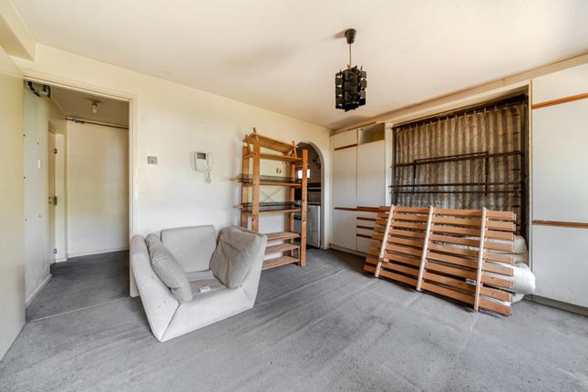Flat 8, 6, Vanbrugh Park Road West, London photo 3