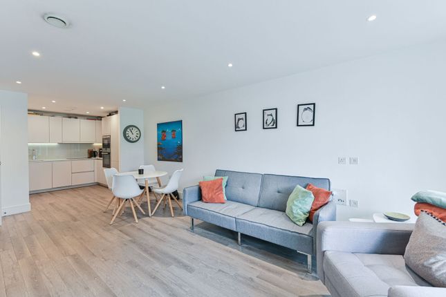 Gaumont Place, Streatham Hill photo 3