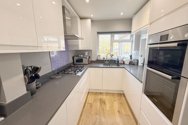 52, Mimms Hall Road, Potters Bar photo 4
