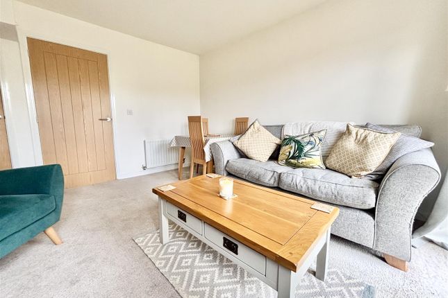 14, Nursery Close, Leeds photo 4
