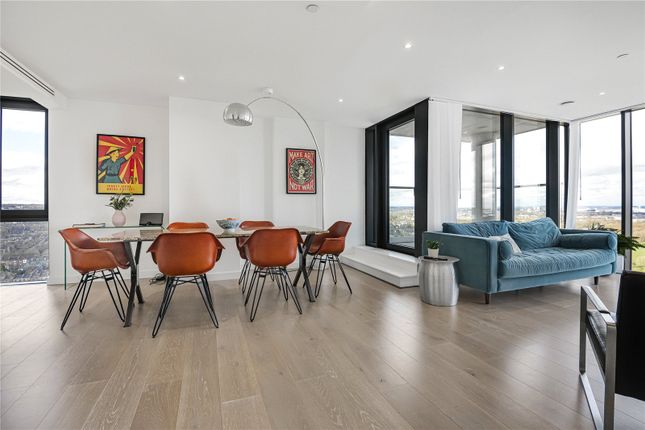 Flat for sale in City North, London