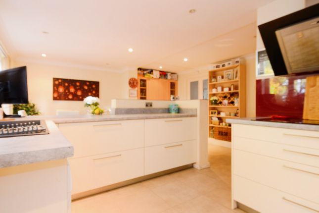 Thumbnail Link-detached house for sale in Orchard Close, Radlett