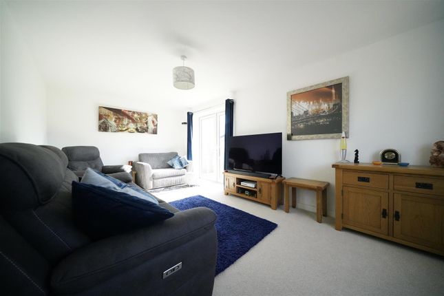3, Cranesbill Way, Weymouth photo 4
