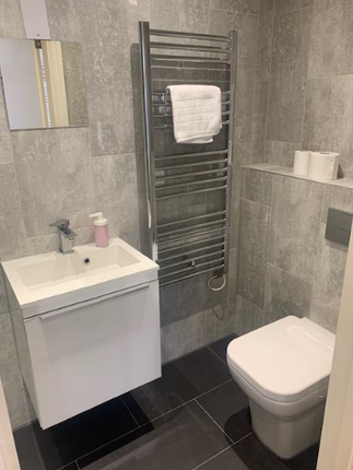 Room 7, 26, Woodford Rd, Watford photo 5