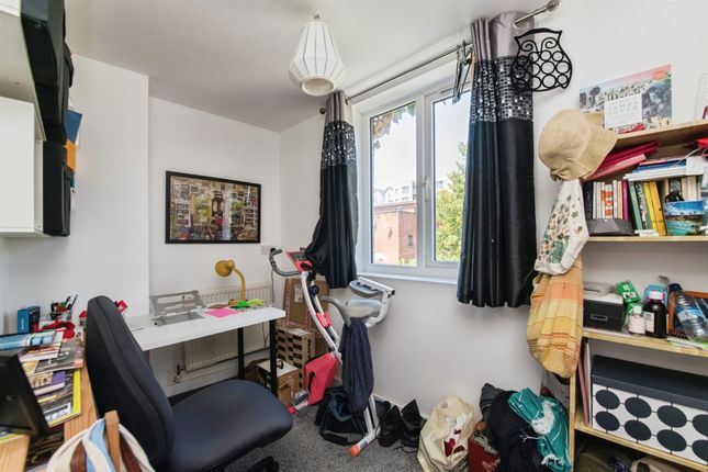 24, Codrington Street, Exeter photo 4