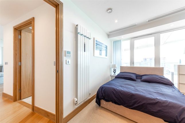 Flat for sale in Arena Tower, 25 Crossharbour Place, London